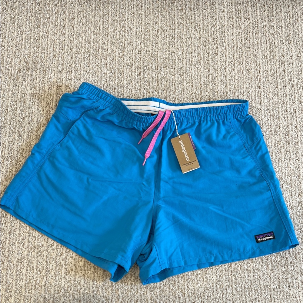 Patagonia women’s baggies shorts 5”